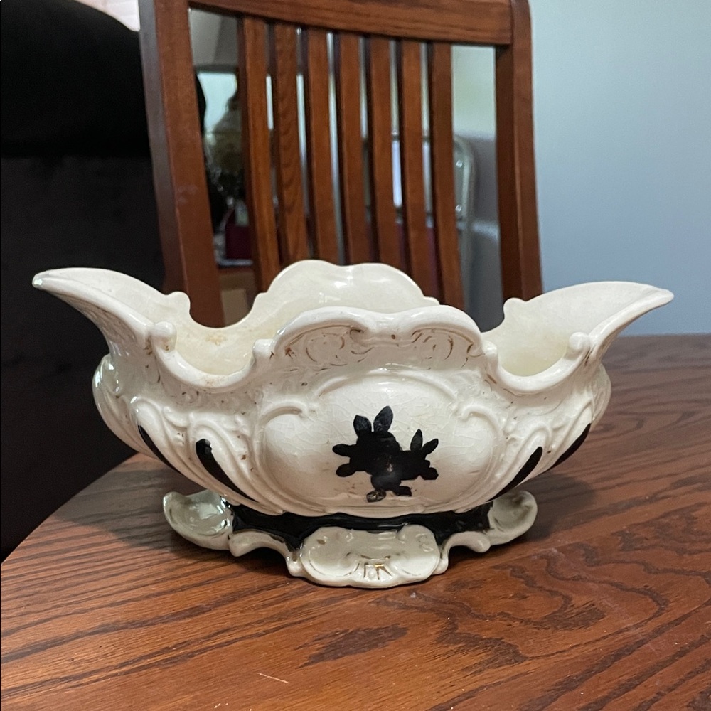 Maruhon Ware Majolica style Ceramic Centerpiece Bowl with Black Accents
